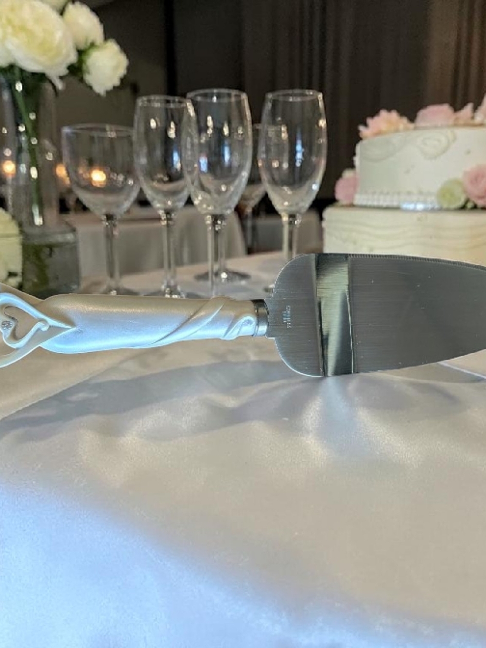 Wedding Cake Server with White Satin-Style Handle